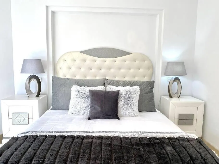 Yolo Spaces - Sotogrande Sea View Penthouse 산 로케 0*,  스페인