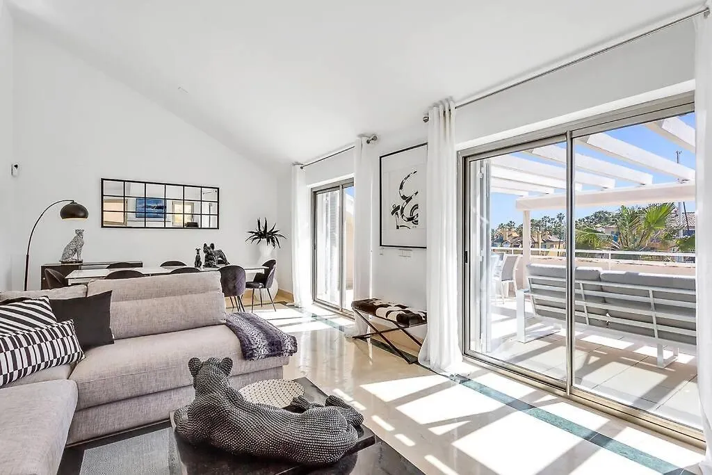 Yolo Spaces - Sotogrande Sea View Penthouse San Roque  0*, San Roque (Andalucia)